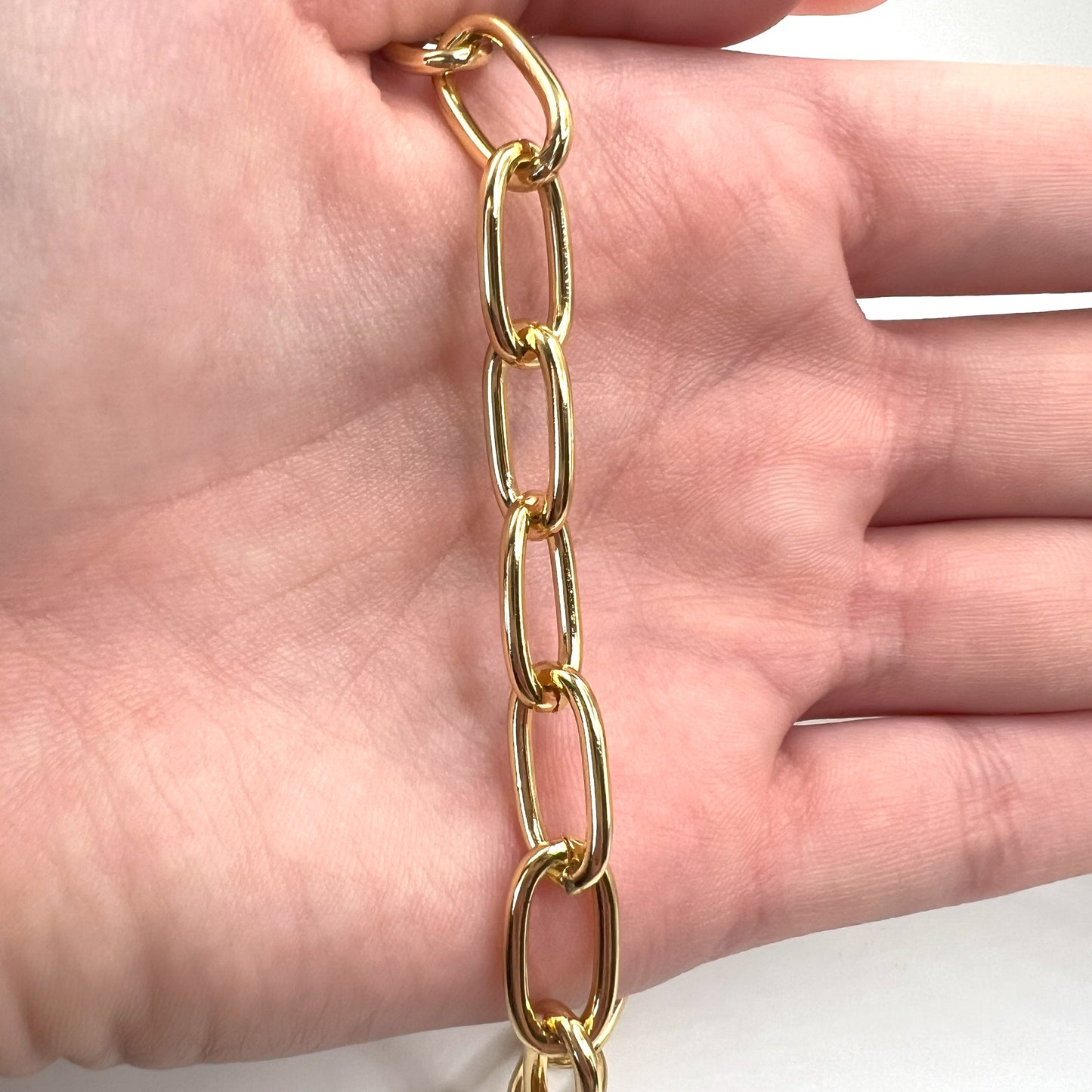 LARGE OVAL PAPERCLIP CHAIN (GOLD)