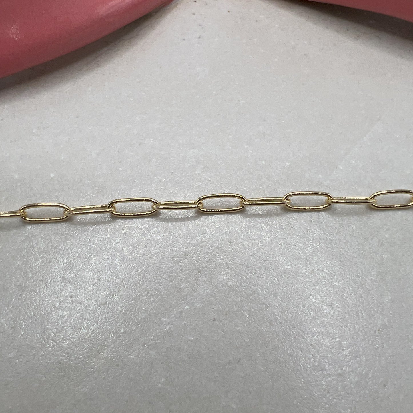 MEDIUM PAPERCLIP CHAIN (GOLD)