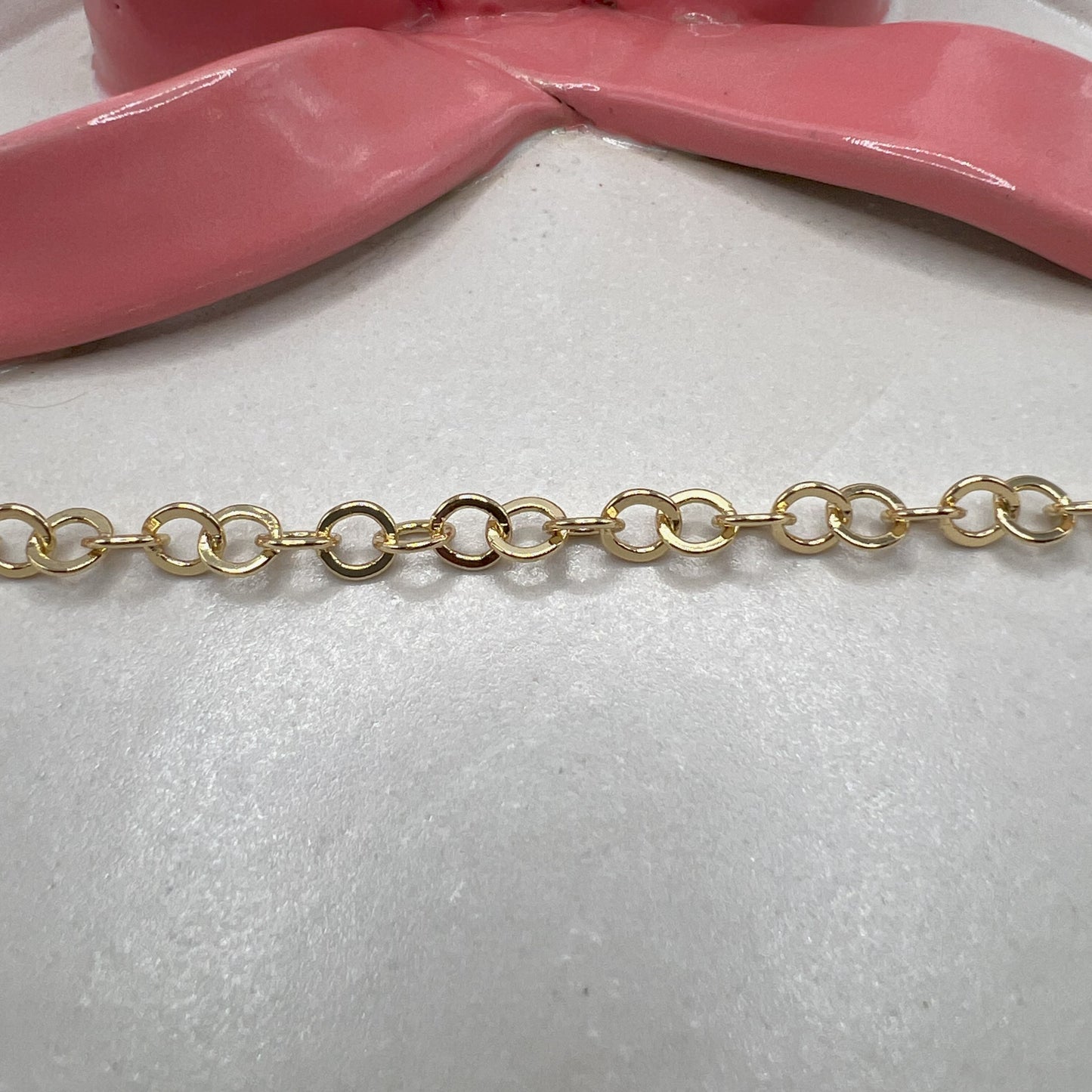 MEDIUM OVAL LINKED CHAIN (GOLD)