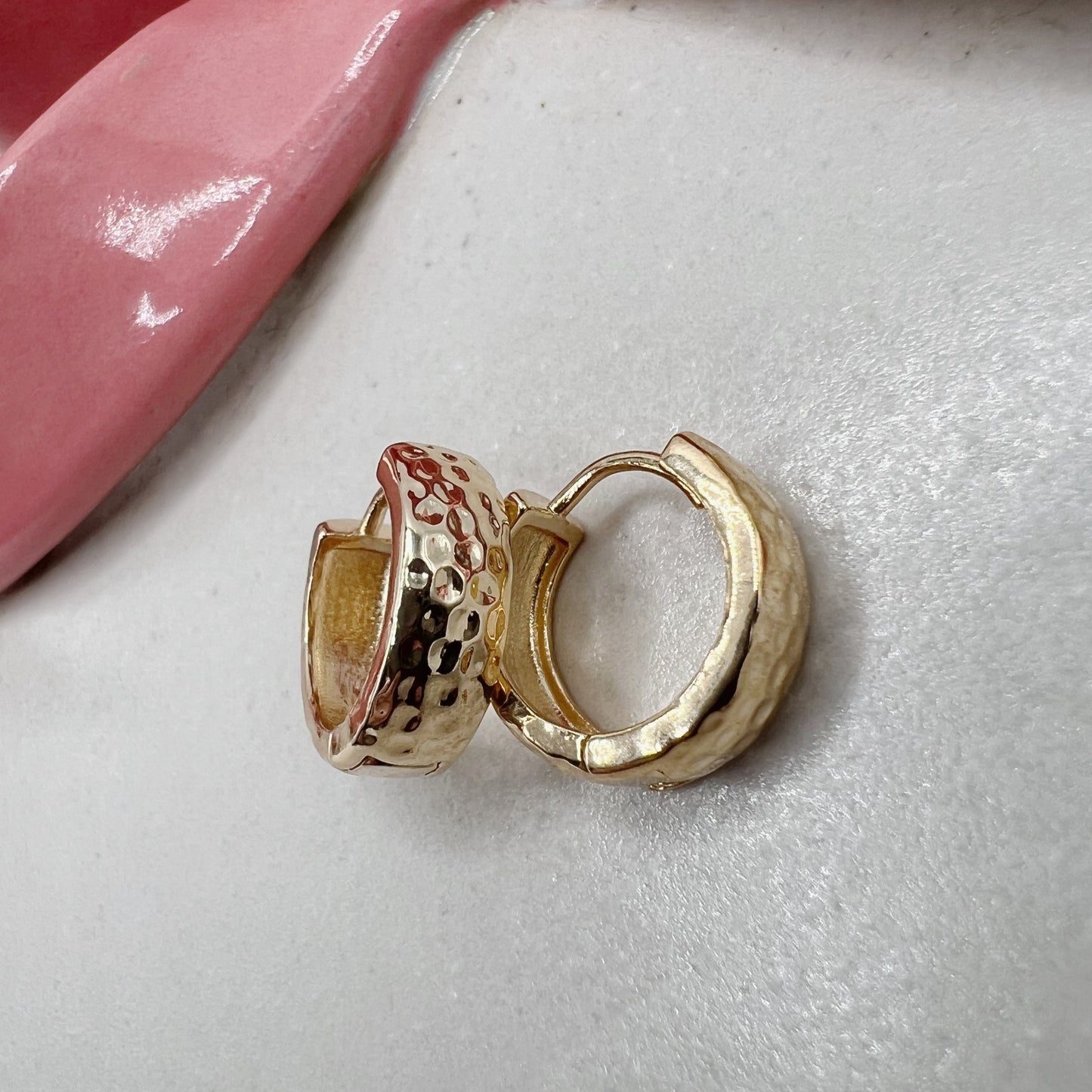 TEXTURED HUGGIES (GOLD)