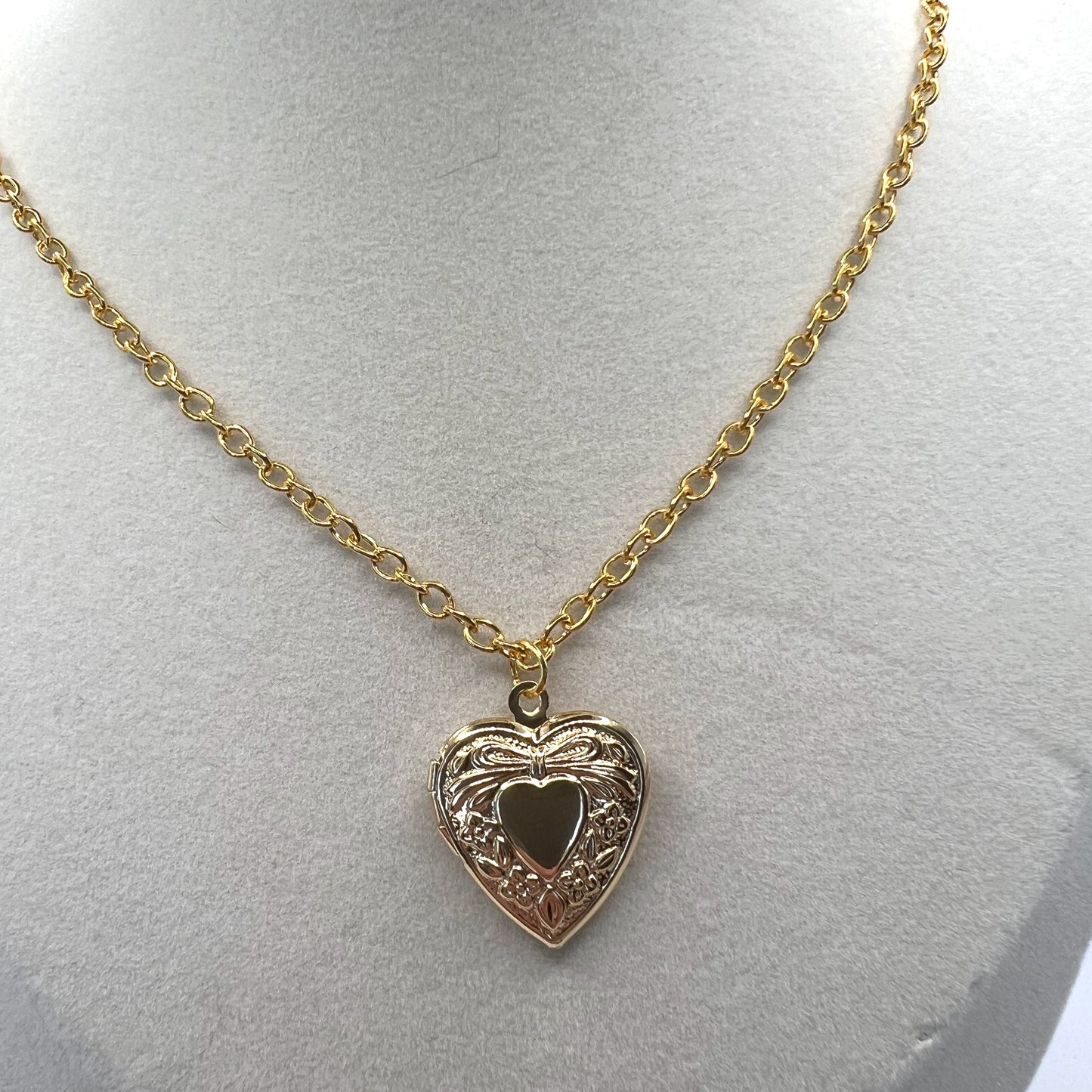 GOLD LOCKET NECKLACE