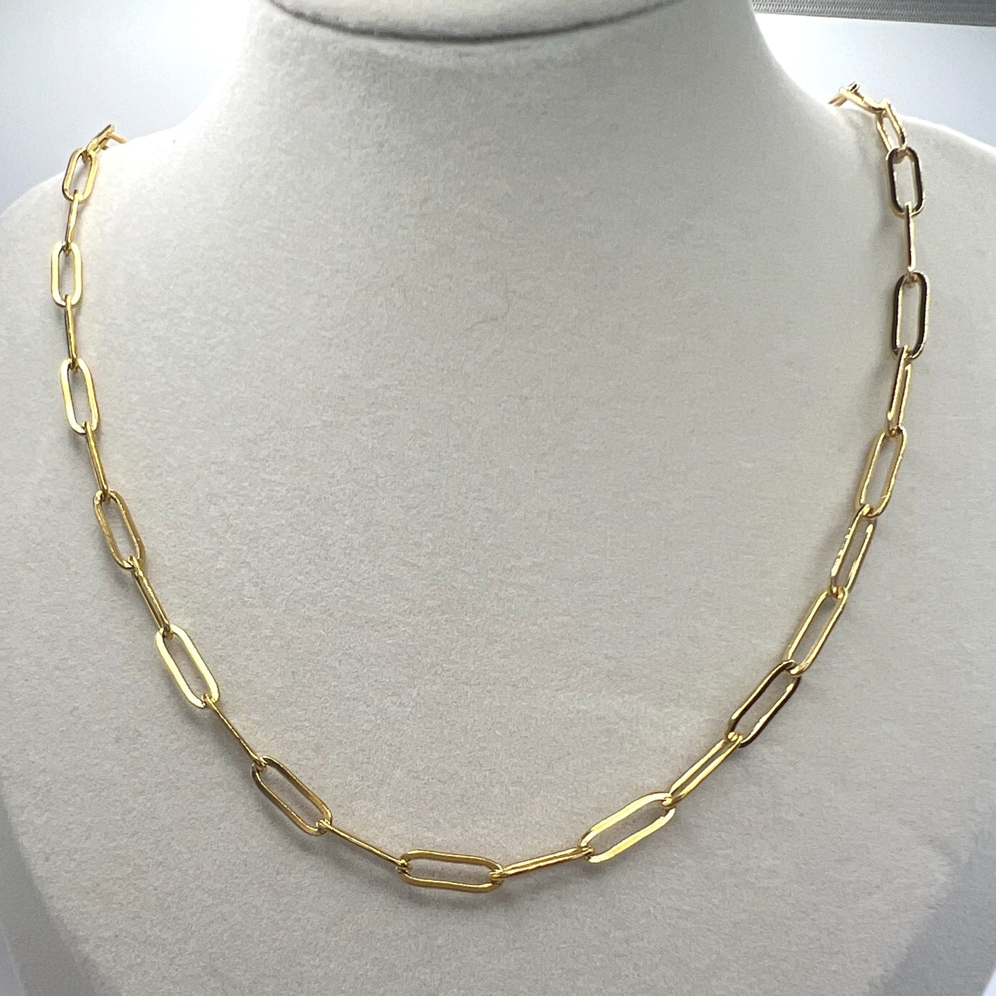 LARGE PAPERCLIP CHAIN (GOLD)