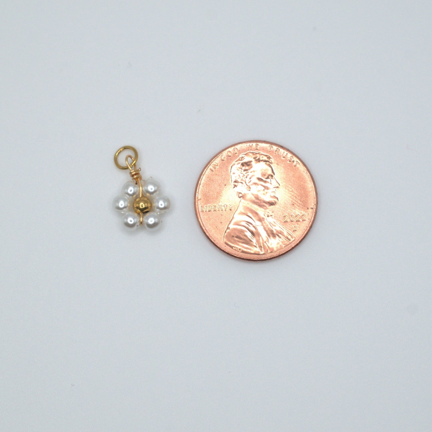 FLOWER PEARL CHARMS (GOLD)